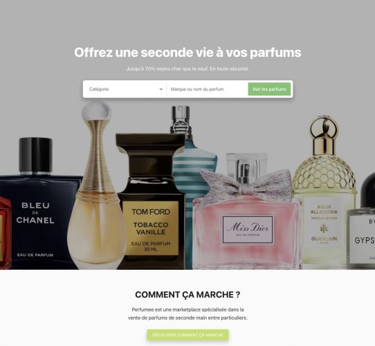 Collection de flacons de parfum colorés