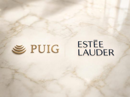 Logos Puig et Estée Lauder sur marbre